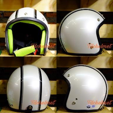 หมวกกันน็อค รุ่น LX450 ขาวดำ ภายในเขียว